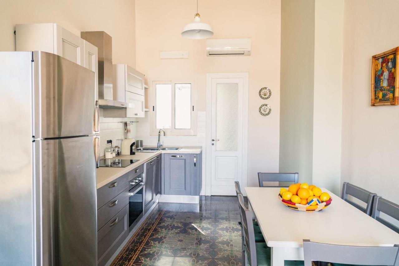 Le Grazie Apartment Катания Екстериор снимка