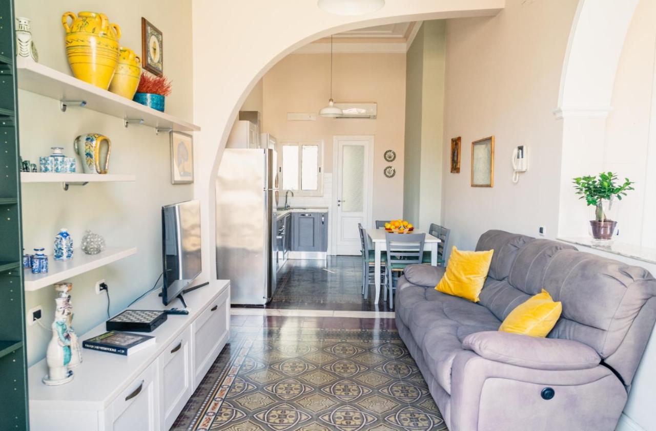 Le Grazie Apartment Катания Екстериор снимка